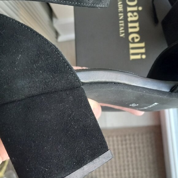 Fabianelli Black Suede Ankle Strap Block Heel Sandals Sz 38/ 7 -7.5 ITALY - Picture 9 of 16